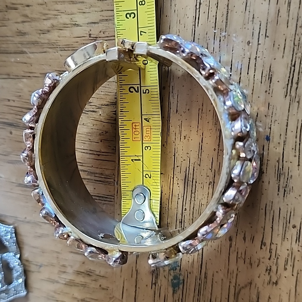 Ann Taylor Aurora borealis rhinestone gold tone Chunky Bangle bracelet designer - Picture 11 of 11